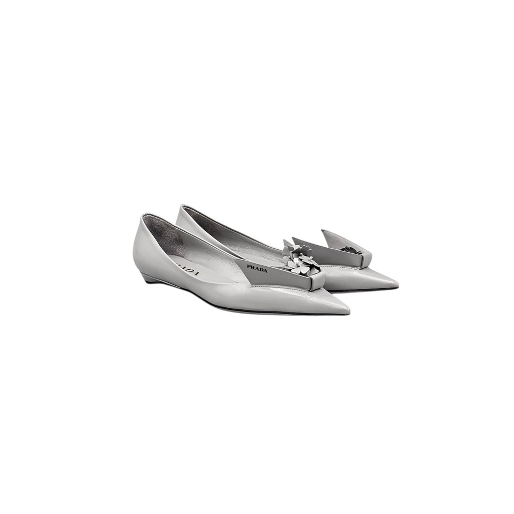 Prada Women's Size 35 EU /‎ 5 US EUC Grey Bunny Flora Origami Kitten Heels Pumps